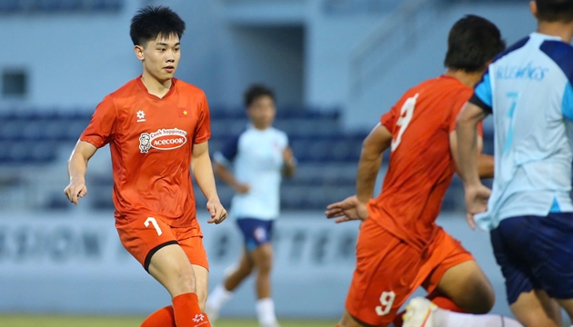 HLV Kim Sang-sik gây bất ngờ, kéo Đình Bắc đá trung phong ở U23 Việt Nam