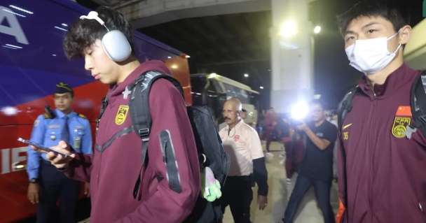 HLV Trung Quốc muốn 10 tiền đạo phá “chảo lửa” Bung Karno