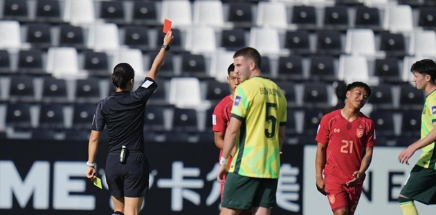 HLV U23 Thái Lan vẫn tin vé đi tiếp dù thua ngược Australia