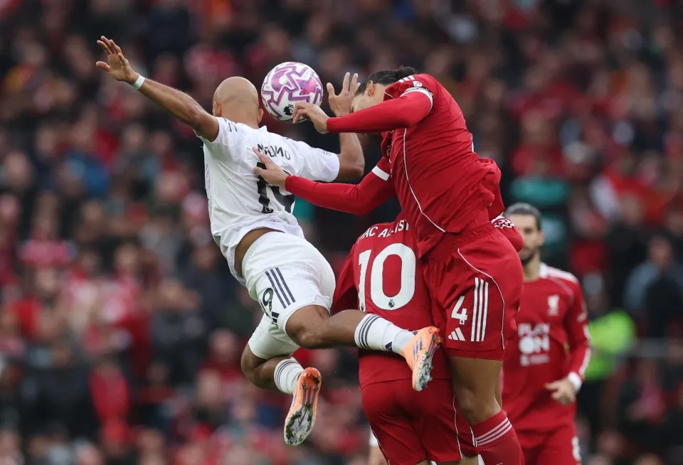 James Pearce: Trọng tài đã có quyết định tệ nhất mùa giải