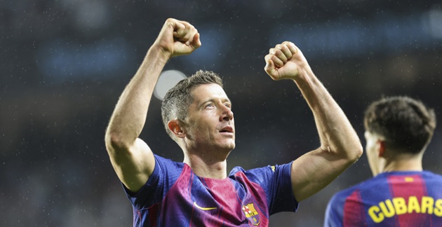 Lewandowski bùng nổ với cú hat-trick trước Celta Vigo