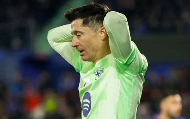 Lewandowski và tình thế bấp bênh tại Barca