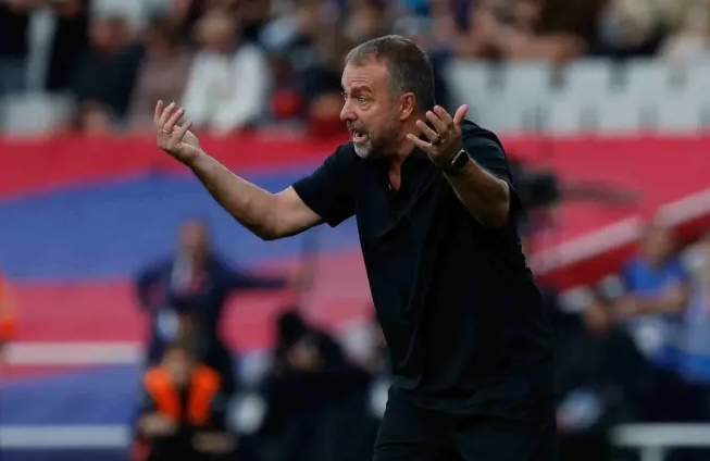 Lĩnh thẻ đỏ và ăn mừng khiêu khích, Flick vắng mặt ở trận El Clasico