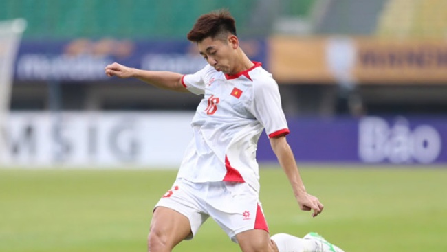 Lý Đức và Nhật Minh nổi bật trong chiến thắng của U23 Việt Nam
