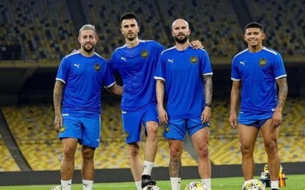 Malaysia chịu áp lực phải thắng tuyển Việt Nam