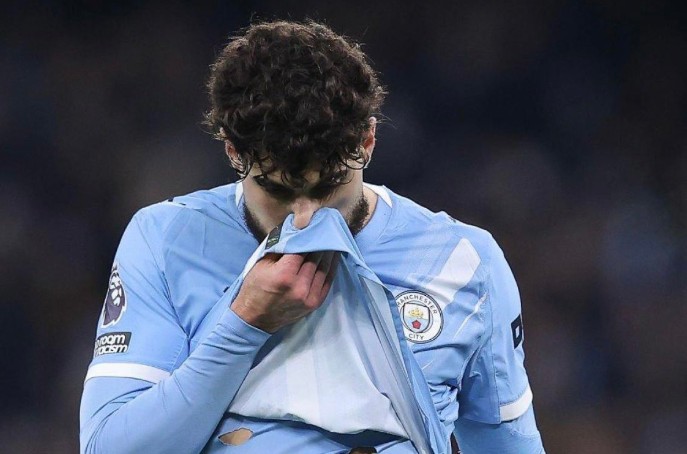 Man City xác nhận Gvardiol gãy chân, phải lên bàn phẫu thuật