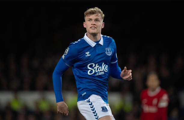 Man United nhắm bộ đôi trụ cột của Everton