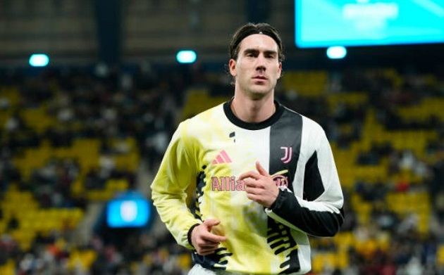 Man Utd hụt hơi trước Tottenham ở thương vụ Dusan Vlahovic