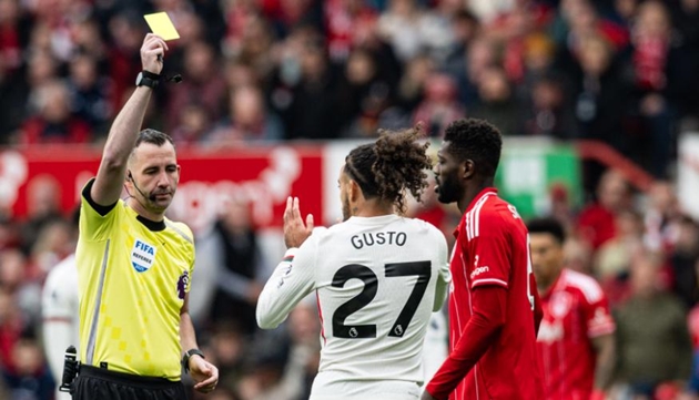 Maresca kém vui vì tấm thẻ đỏ của Gusto