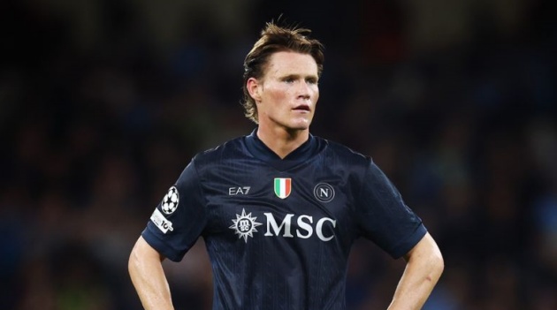 McTominay đau cổ chân, Conte trao quyền tự quyết cho học trò