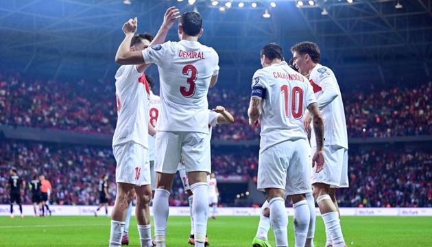 Merih Demiral tỏa sáng, Thổ Nhĩ Kỳ vùi dập Georgia 4-1