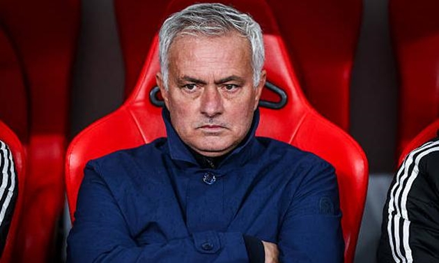 Mourinho tiết lộ cầu thủ Benfica tức giận dù chiến thắng