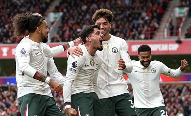 Neto tỏa sáng, Chelsea thắng dễ Nottingham Forest