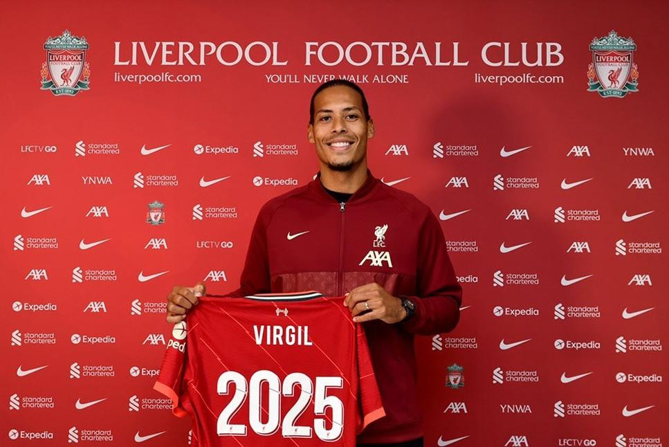 Ngày này năm xưa: Van Dijk ra mắt rực rỡ khởi đầu cho sự hồi sinh của Liverpool