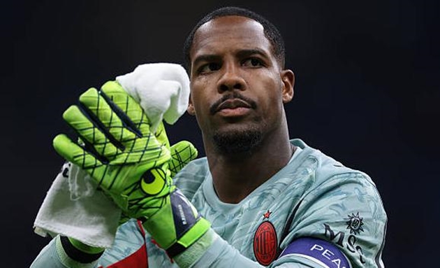 NÓNG: Chelsea đón tin vui từ Mike Maignan