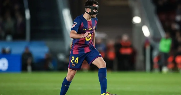 Pedri trở lại, Flick đổi vị trí Eric Garcia