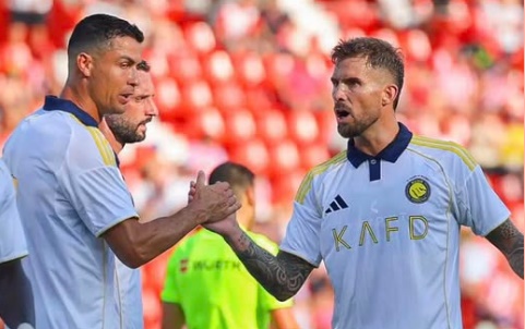 Phản ứng của Ronaldo gây bất ngờ cho Inigo Martinez