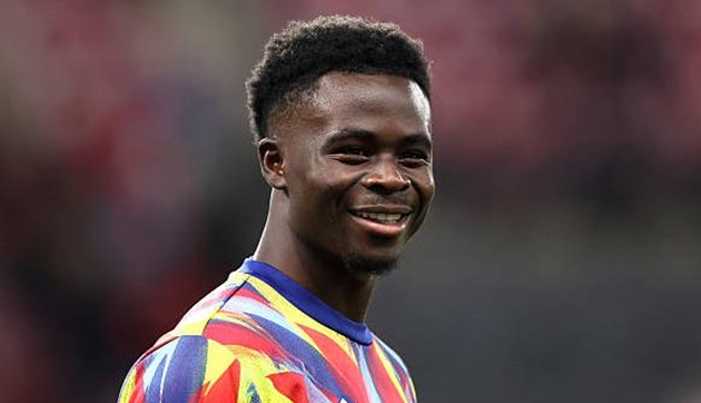 Romano: Saka hạnh phúc tại Arsenal