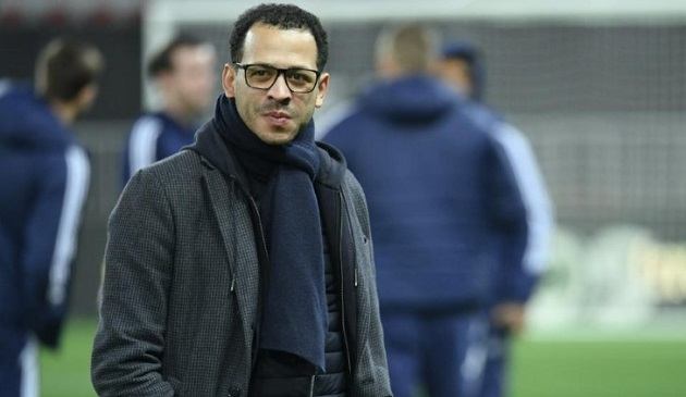 Rosenior thừa nhận không thể từ chối Chelsea