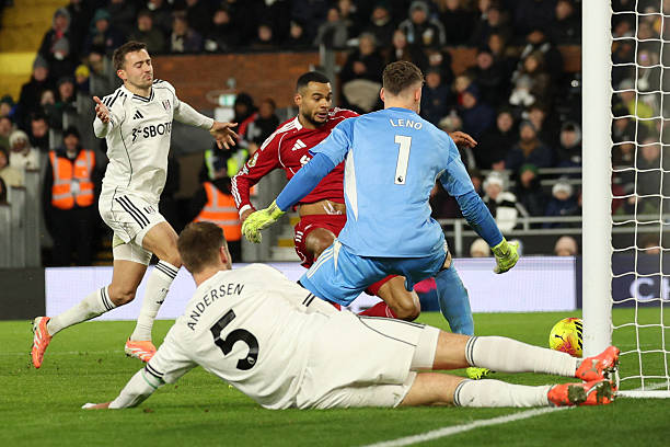 Rượt đuổi điên rồ, Liverpool đánh rơi chiến thắng phút 97