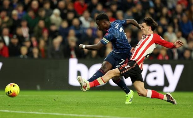 Saka: Arsenal bỏ ngoài tai những ý kiến phiến diện