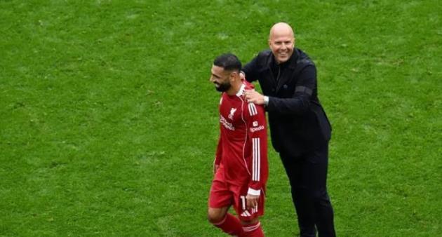 Salah sa sút, Arne Slot phải làm gì để cứu mối quan hệ ở Liverpool?