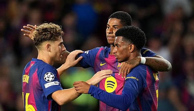 Song sát Fermin – Rashford giúp Barca hủy diệt Olympiakos