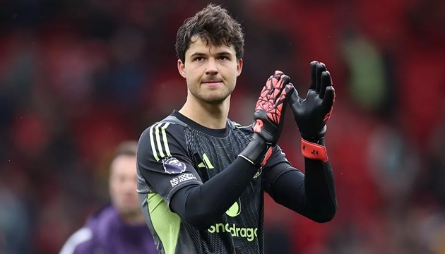 Sự cầu tiến đáng kinh ngạc của Senne Lammens