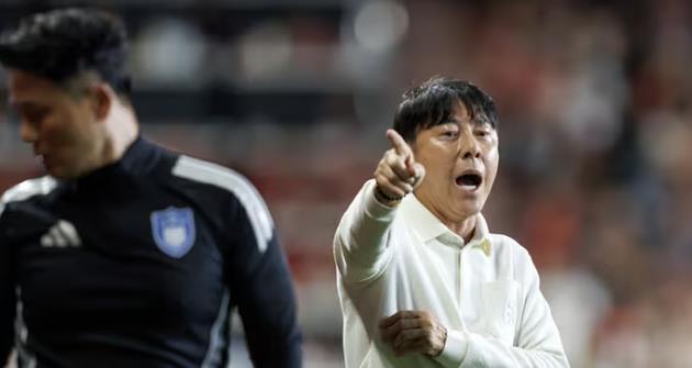 Thực hư chuyện HLV Shin Tae-yong hành hung cầu thủ?