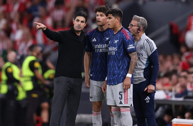 Tin vui cho Arsenal: Hincapie trở lại trước trận gặp Atletico