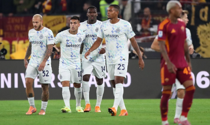 Top đầu Serie A căng như dây đàn