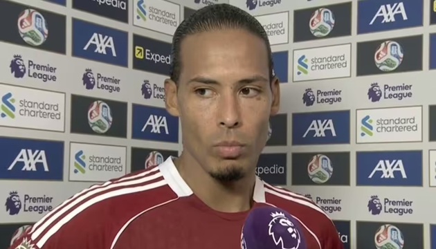 Van Dijk công khai chỉ trích đồng đội sau trận thua Man Utd