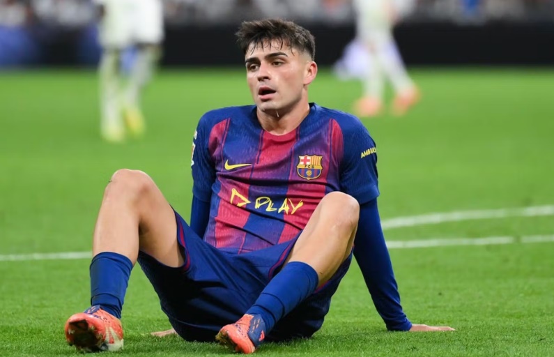 Vắng Pedri, HLV Flick đối mặt bài toán mới ở hàng tiền vệ