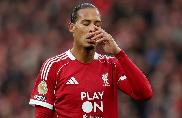 Warnock lý giải vì sao hàng thủ Liverpool liên tiếp mắc sai lầm