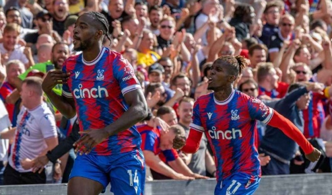 Wilfried Zaha bị sốc trước phát biểu của Mateta