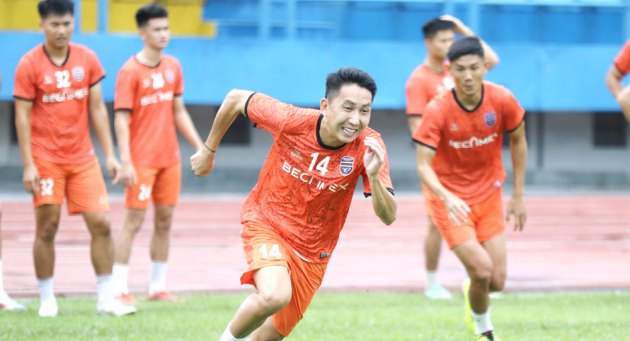 Xuân Tú, Minh Khoa dứt áo ra đi; Bình Dương cải tổ lớn