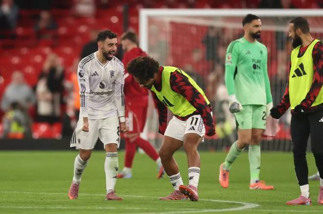 Zirkzee khiến fan MU tan chảy sau chiến thắng trước Liverpool