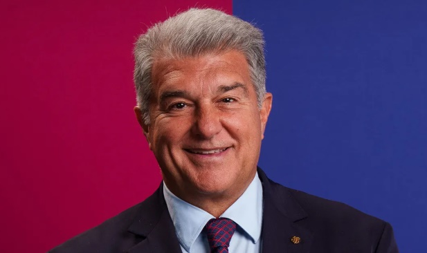 Barca sắp thoát gông tài chính để chiêu mộ Julian Alvarez