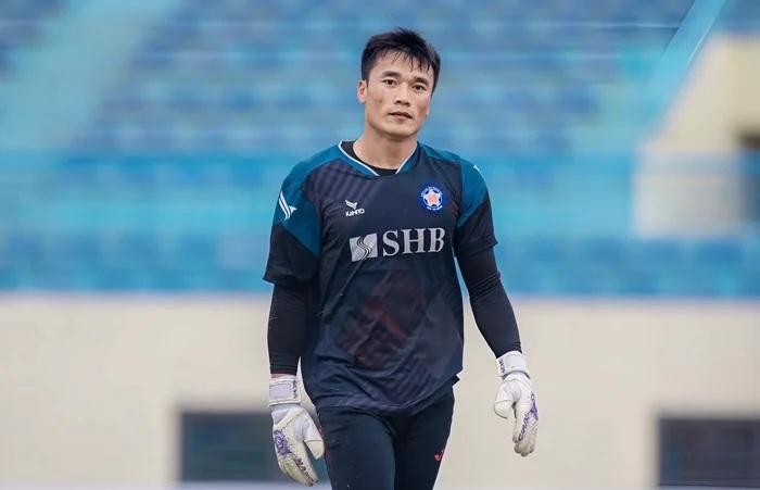 Bùi Tiến Dũng đứt dây chằng, nghỉ thi đấu 8 tháng