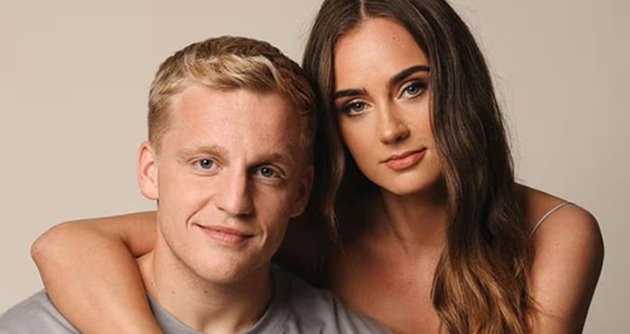 Cựu sao MU chính thức làm rể huyền thoại Bergkamp