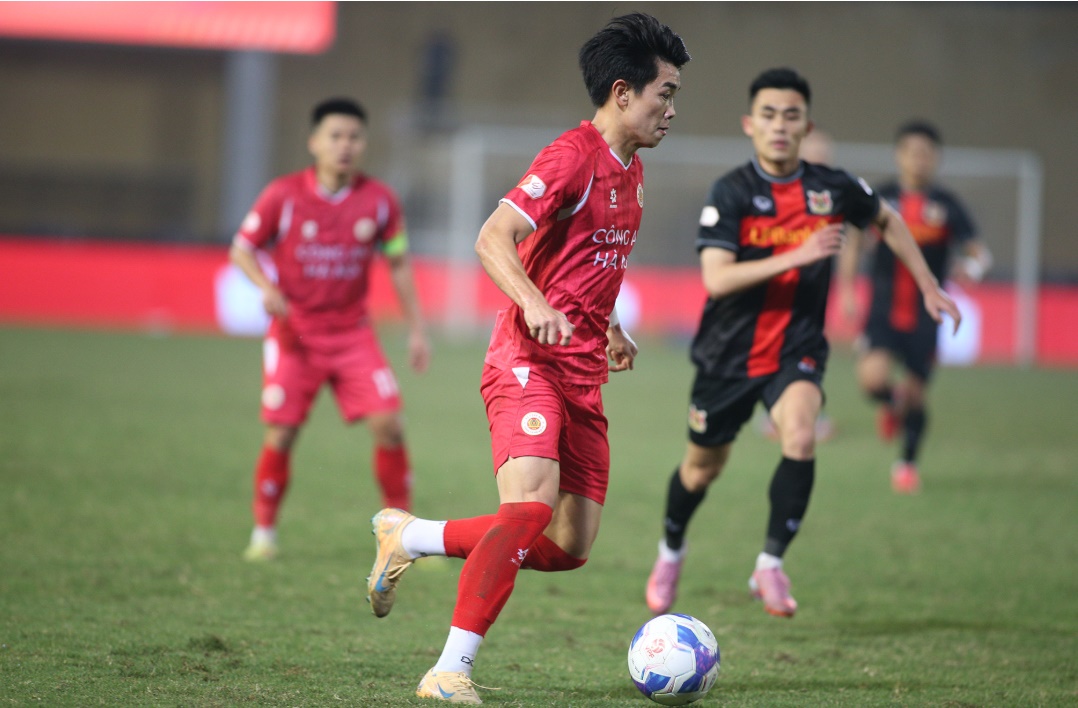 Đình Bắc gác lại vinh quang U23 châu Á để tập trung cho CAHN