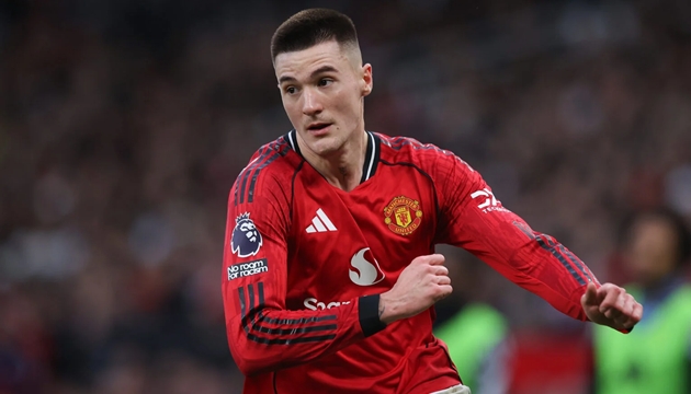 Ferdinand hé lộ chuyện hậu trường về Sesko tại MU