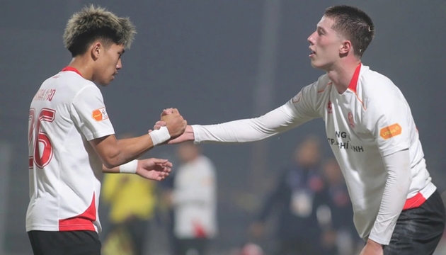 HLV Kim Sang Sik đón tin vui từ dàn sao Việt kiều