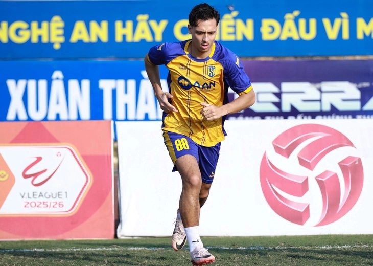 Karim Trần Phi Long đi vào lịch sử SLNA tại V-League
