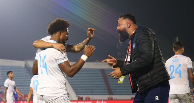 Lập cú đúp, Xuân Son vẫn chưa hài lòng về bản thân