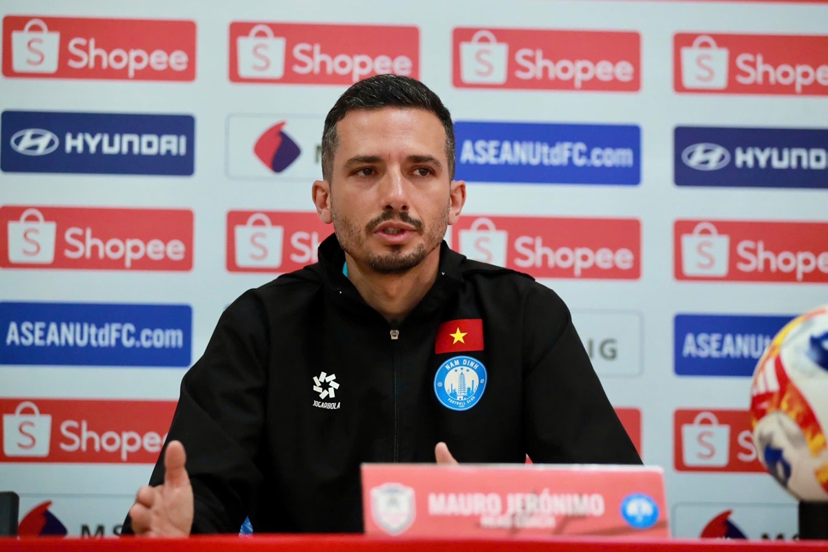 Nam Định quyết thắng Lion City Sailors để vào bán kết